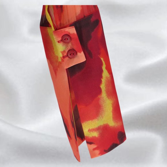 QUINTIERI Red Pattern Button Up Top in Size Large - Picture 3 of 8